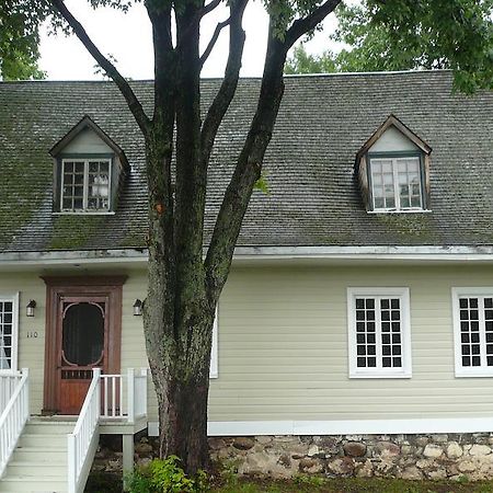 La Maison Ancestrale Guerard Saint-Laurent-de-l'ile d'Orleans Bagian luar foto