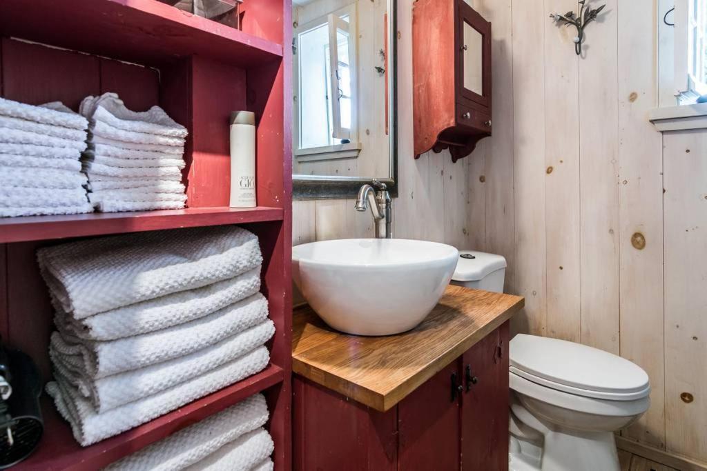 La Maison Ancestrale Guerard Saint-Laurent-de-l'ile d'Orleans Bagian luar foto