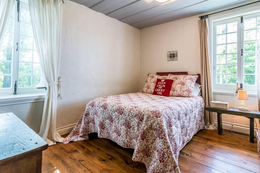 La Maison Ancestrale Guerard Saint-Laurent-de-l'ile d'Orleans Bagian luar foto